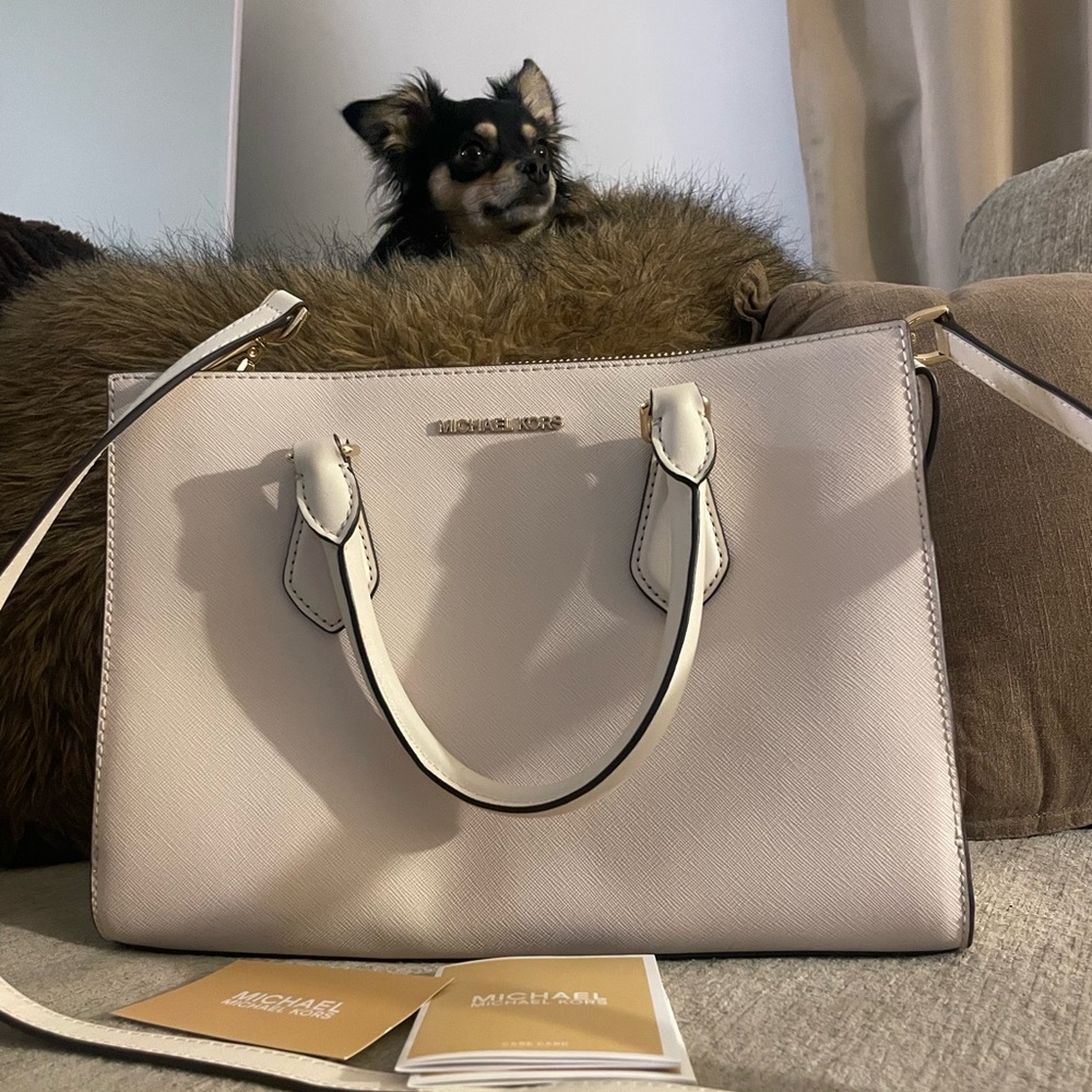 Puppy not included. Brand new bag with tags.